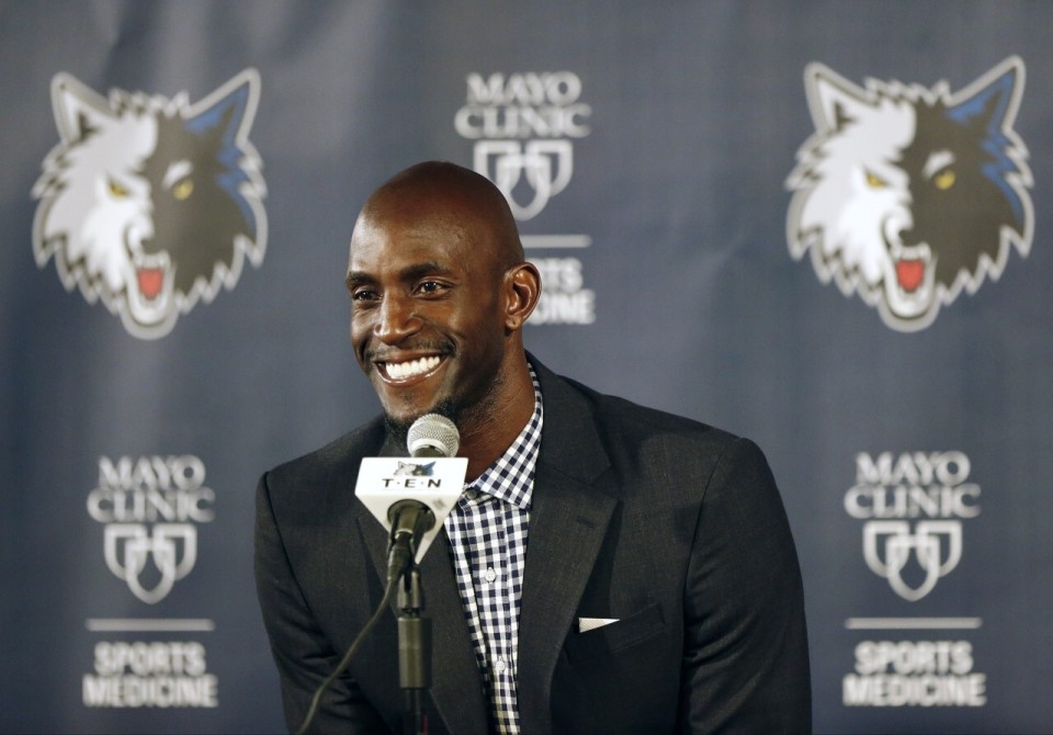 英超半场：热苏斯进球被判无效，狼队暂0-0诺丁汉森林（英超半场战报：热苏斯破门被吹，狼队与诺丁汉森林暂互交白卷）