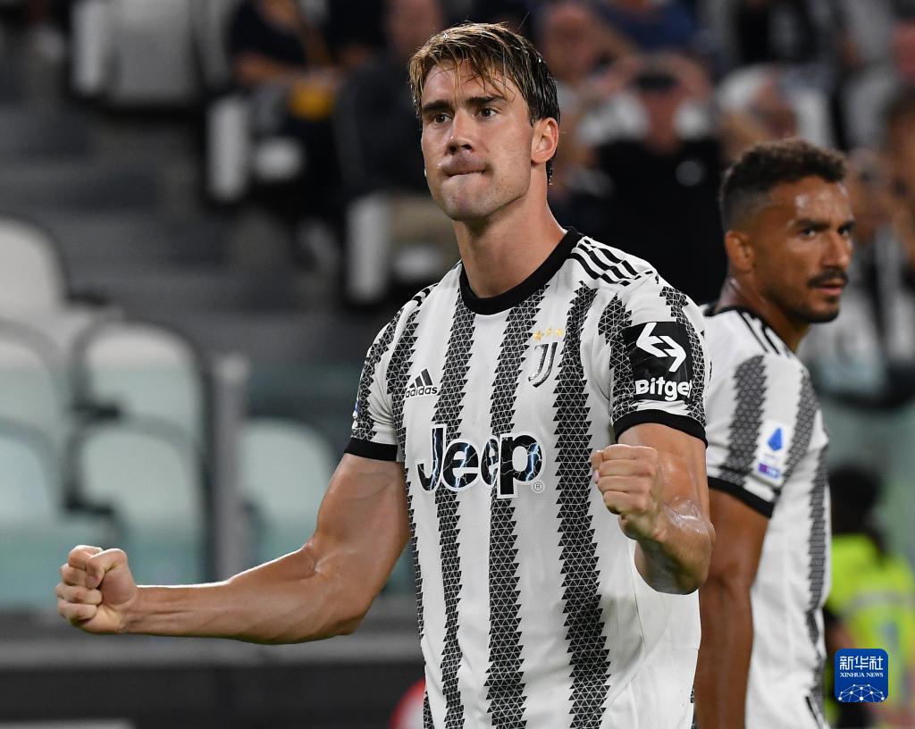 英超半场：沃尔特马德挑射破门，纽卡暂3-0埃弗顿（英超半场战报：沃尔特马德挑射建功，纽卡暂以3-0领先埃弗顿）