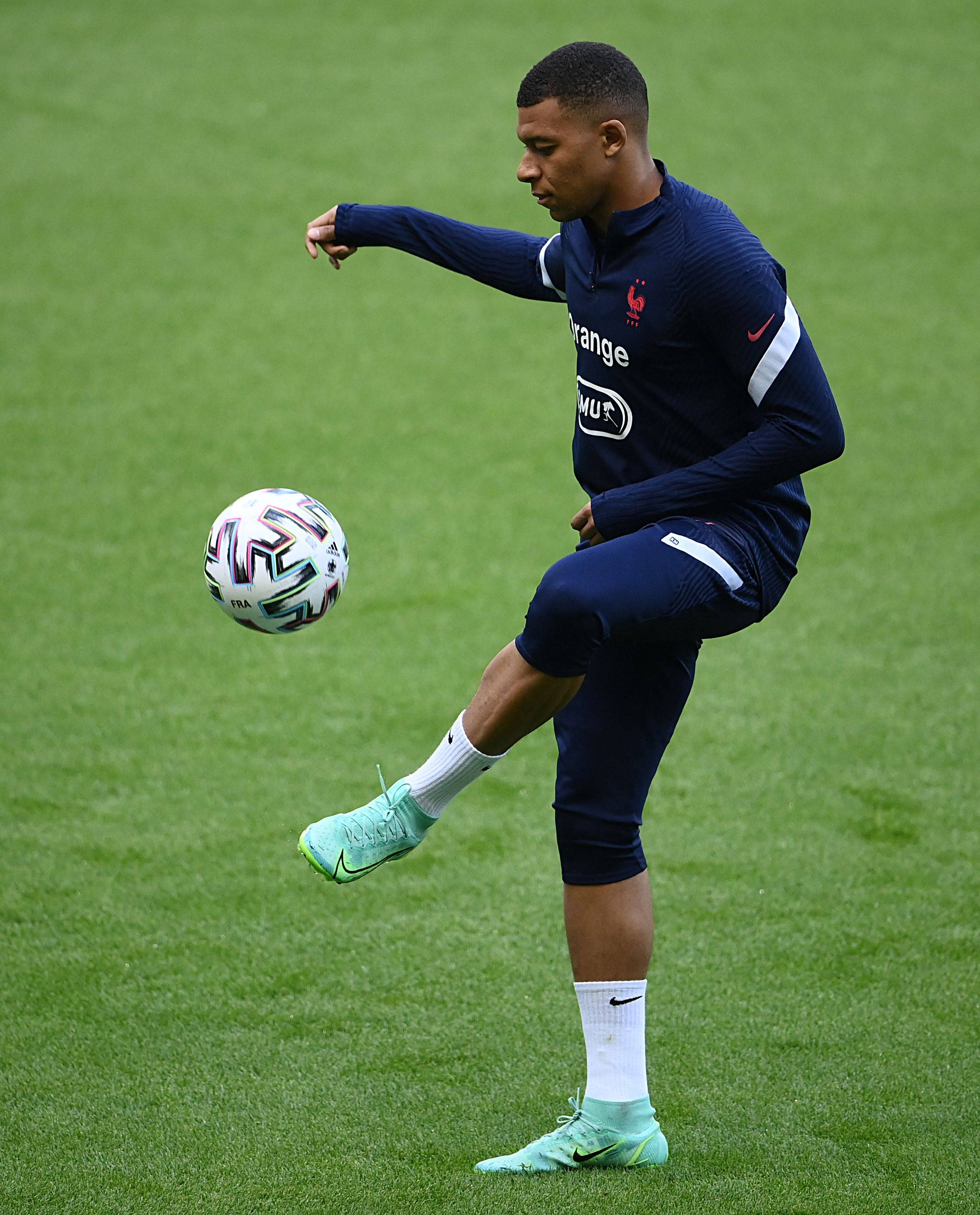 罗马vs那不勒斯：洛伦佐-佩莱格里尼、克里斯坦特首发，麦克托米奈、霍伊伦出战（罗马对阵那不勒斯：洛伦佐-佩莱格里尼、克里斯坦特先发，麦克托米奈、霍伊伦将出战）