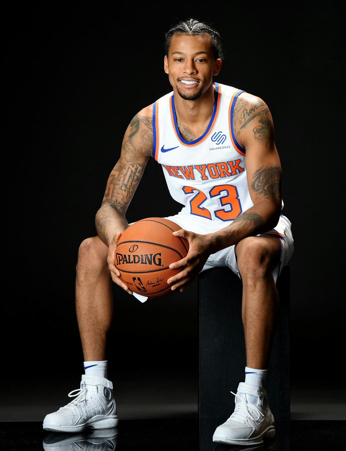 足球报：本土教练担纲国足主帅的可能性大增，邵佳一已报名（足球报：本土教头接任国足主帅概率走高，邵佳一已报名）