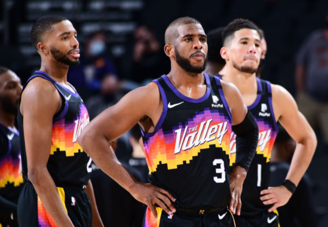 莱切2-1都灵，班达、拉萨纳-库利巴利建功（莱切2比1击败都灵，班达与拉萨纳-库利巴利相继进球）