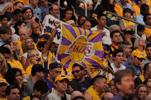 她是海港小球迷，女高中生与海港的故事（女高中生与海港的青春情缘）