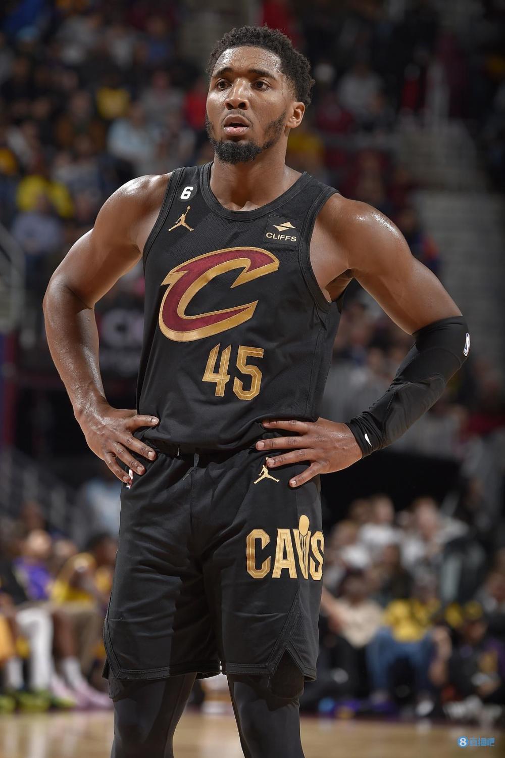 每体：亚马尔成西甲遭种族歧视最多球员，占比超维尼修斯一倍（每体：亚马尔成西甲遭种族歧视最严重球员，比例为维尼修斯的两倍）