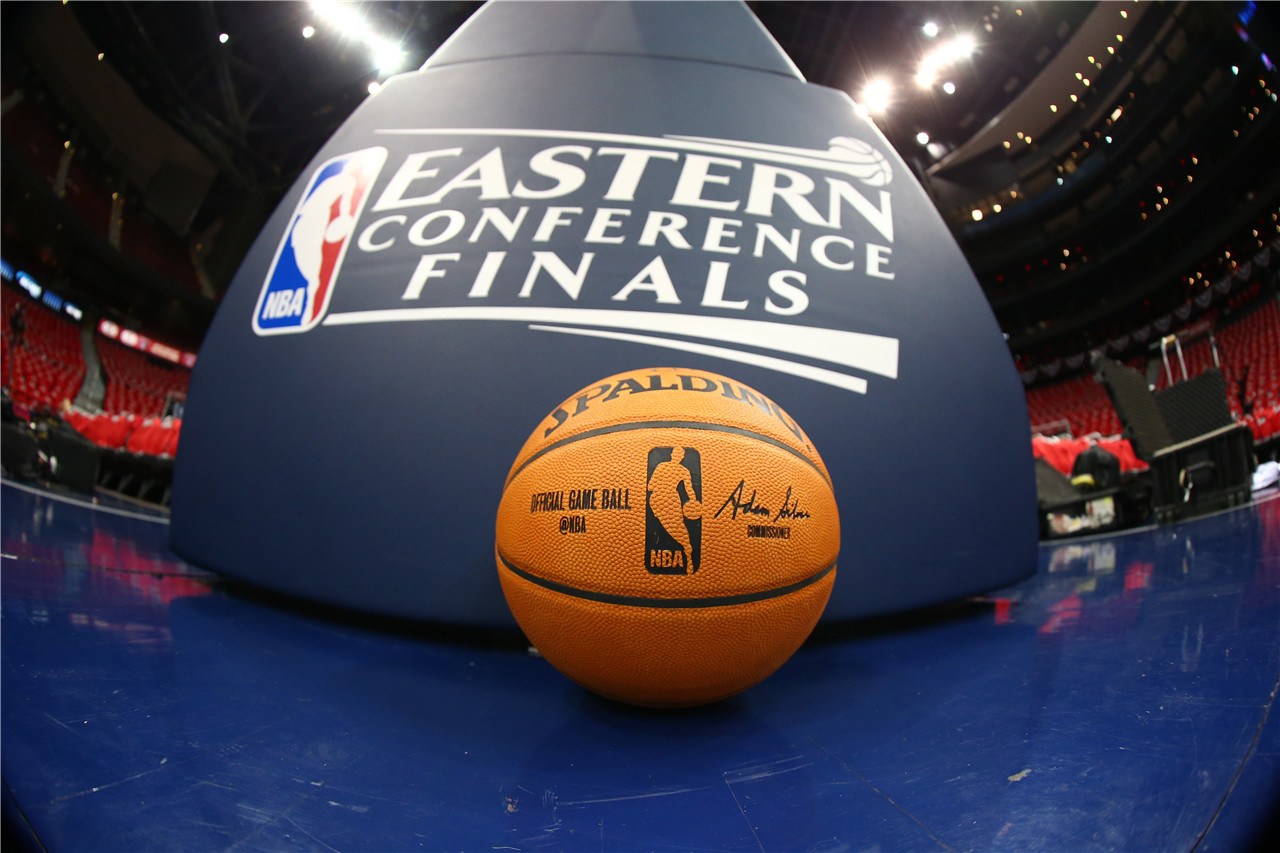 浙江队祝贺重庆铜梁龙与辽宁铁人成功冲超：2026中超见（浙江队恭贺重庆铜梁龙、辽宁铁人完成冲超，2026中超再相逢）