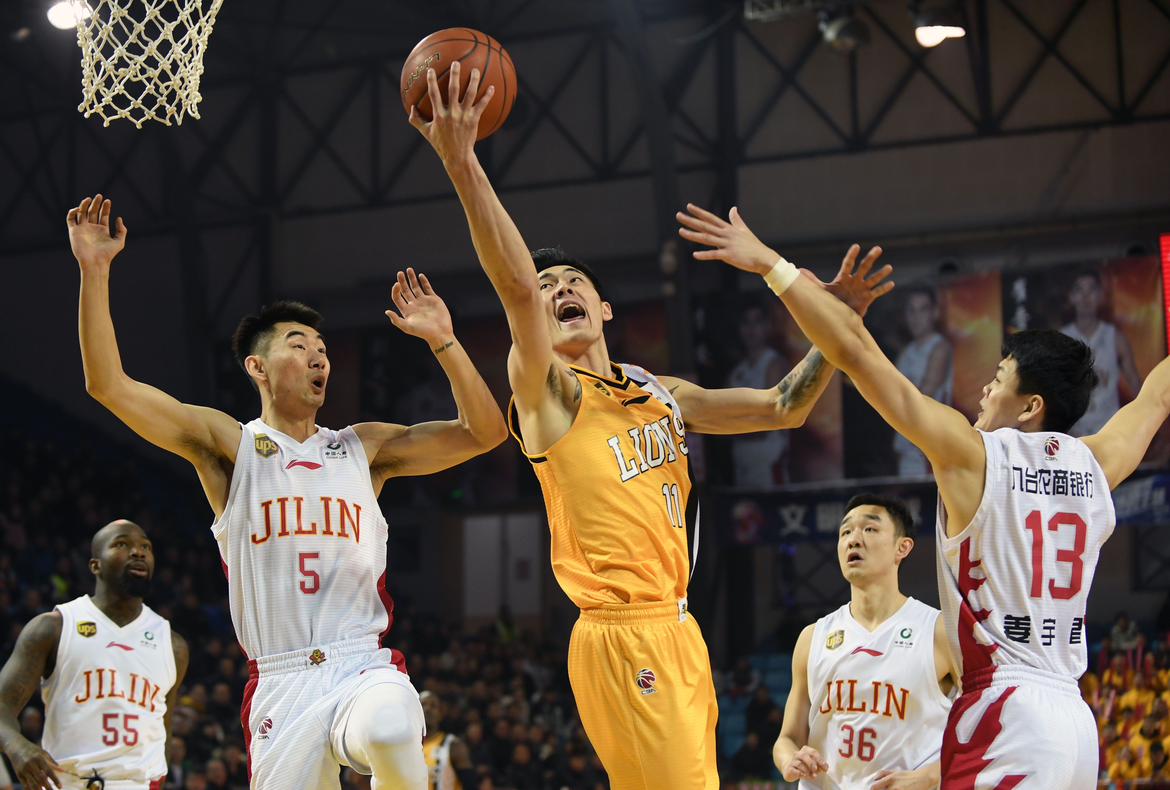 欧联2-1，25岁曼联弃将安东尼发威：抢断后精确制导，率队2连胜（欧联2-1！25岁前曼联球员安东尼爆发：抢断后精准制导，助队豪取两连胜）