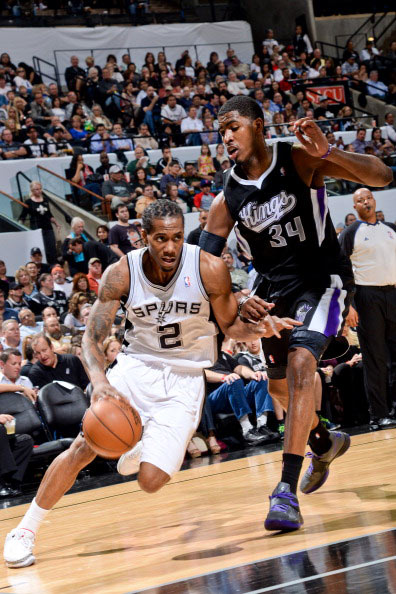 一斯佩齐亚球迷掉进看台和球场之间的沟里，被送进重症监护室（斯佩齐亚一球迷坠入看台与球场间沟渠，已送入重症监护室）