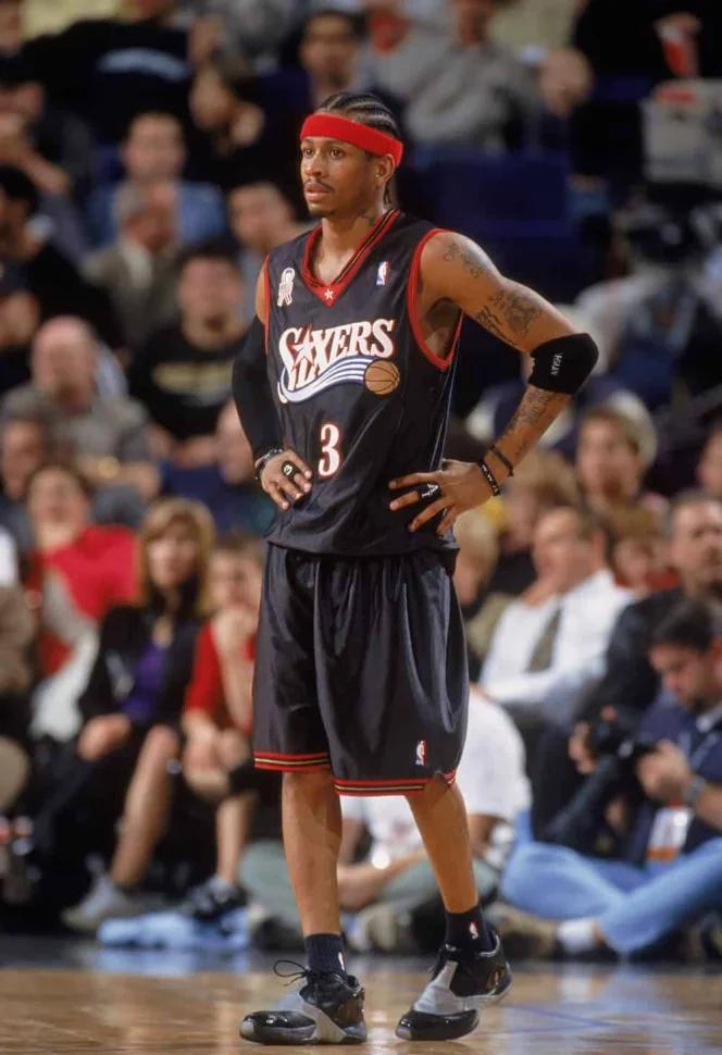 阿勒代斯：萨拉赫签了肥约状态就下滑，利物浦应让他闭嘴走人（阿勒代斯：萨拉赫续巨约后表现走低，利物浦应让他噤声离队）