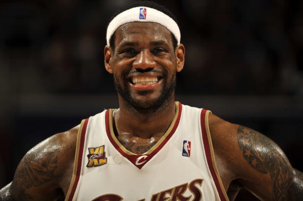 哈兰德速度冲垮整条防线（哈兰德飞速撕裂整条防线）